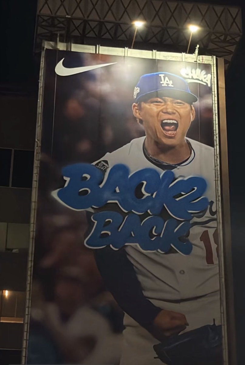 villain mode tweet media