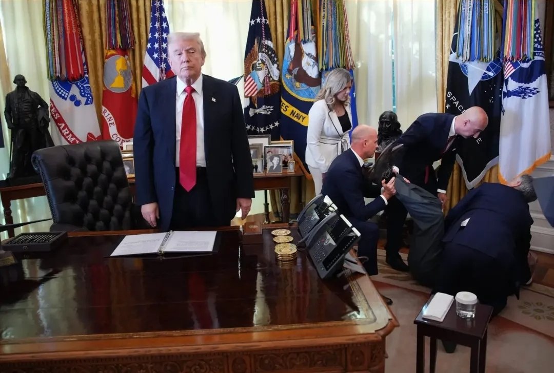 lollo02thebest's tweet photo. Ditemi che non è un meme
#Trump https://t.co/tAFCpzFj6D