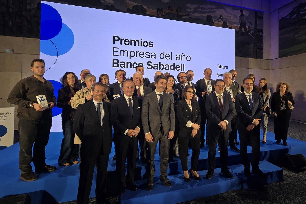 <a href="/PrensaIberica/">Prensa Ibérica</a> <a href="/BancoSabadell/">Banco Sabadell</a> <a href="/aytoviedo/">@aytoviedo</a> <a href="/TAXUS_/">TAXUS MEDIO AMBIENTE</a> <a href="/CamaraOviedo/">Cámara de Comercio de Oviedo</a> <a href="/emegroup_/">EM&E Group</a> <a href="/CEHEhosteleria/">Hostelería de España</a> Termina la gala “Empresa del año Banco Sabadell”. En nombre de LA NUEVA ESPAÑA y @bancosabadell agradecemos a todos los asistentes su presencia y le damos la enhorabuena a los premiados 
#PremiosEmpresaAñoBSabadell