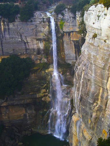 Aquest mes anirem fins al #Berguedà per fer una bonica ruta des del petit poble de L’Espunyola cap el Salt de Sallent, el cim del Serrat de Malla amb vistes al Cingle de Malla, veurem la cova de la Bòfia i pujarem fins a Sant Salvador  #100Cims #GECASP 
caminades.info/activitats/san…