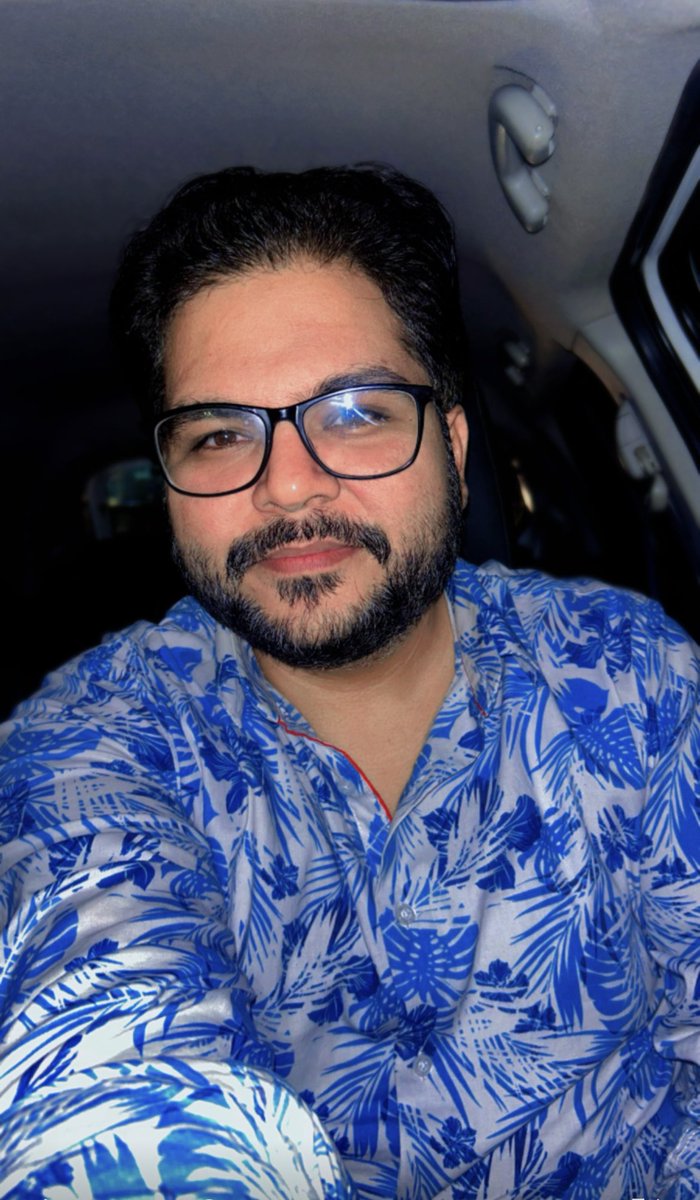 yaqoob_0's tweet image. سفر نگل گئے ہم کو وگرنہ ہم نے بھی
کہیں پہنچ کے کسی کو گلے لگانا تھا
#LateNightVibes