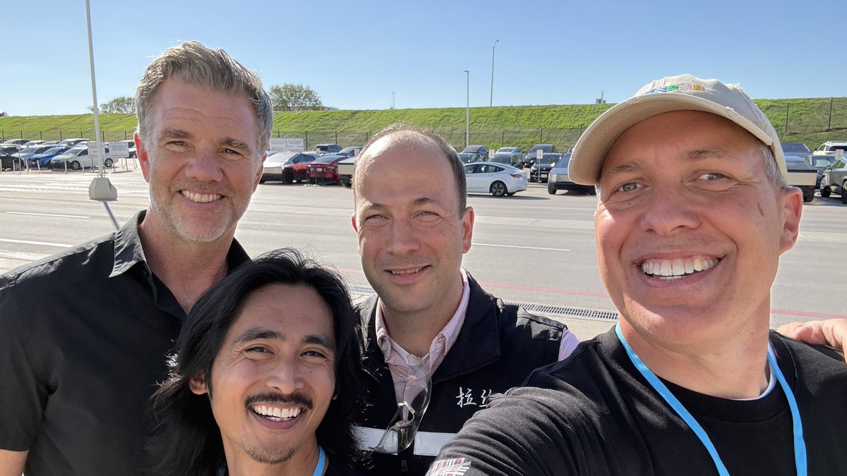 <a href="/EightBitWhit/">Whitney Roberts</a> and I got to meet the legends!! <a href="/wmorrill3/">Wes</a> <a href="/woodhaus2/">Franz von Holzhausen</a> <a href="/larsmoravy/">Lars</a>