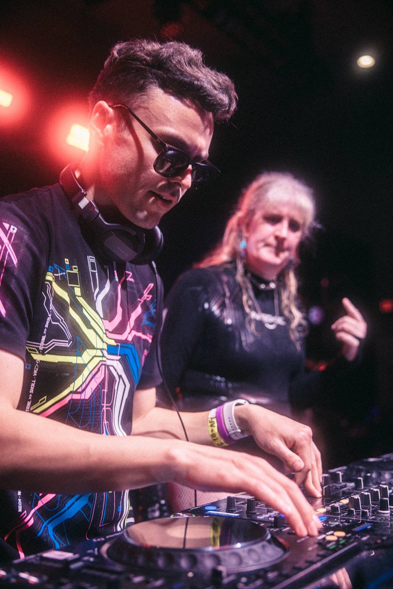 I finished my final DJ performance of the year yesterday. 

I wanted to take a moment to thank everyone who supported me this year. I would have never imagined to have been able to do without you all. 💜
(1/3)

📷LVFC: Korbin
📷MP: Lan
📷AFC: Lan