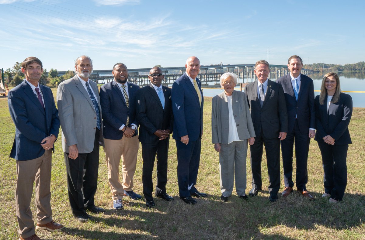 Leading Alabama tweet media