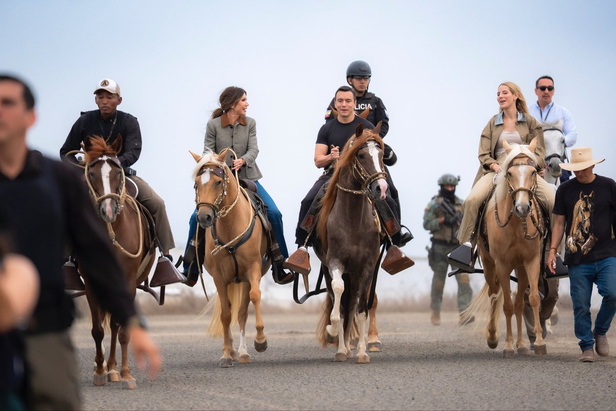 EnvoyNoem's tweet photo. Ecuador has been an excellent partner to the U.S. in our work to stop illegal immigration, drug trafficking, and smugglers on land and on the seas.

It was wonderful to be back in this beautiful country—and even better to see it on horseback! President Noboa and First Lady of Ecuador Lavinia Valbonesi are gracious hosts.