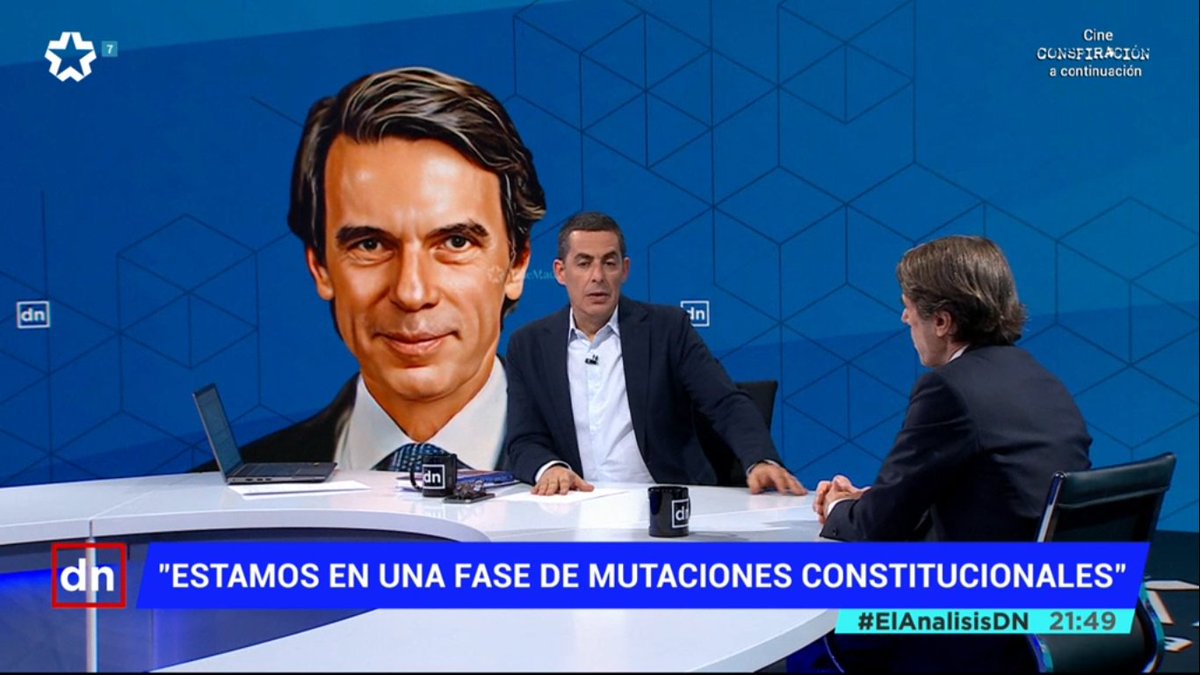 En el programa de <a href="/AntonioRNaranjo/">Antonio Naranjo</a> , para que AZNAR salga guapo, aunque sea una vez en la vida, le han puesto la cara de ALBERTO QUIRÓN

¿O es Pedro Sánchez?