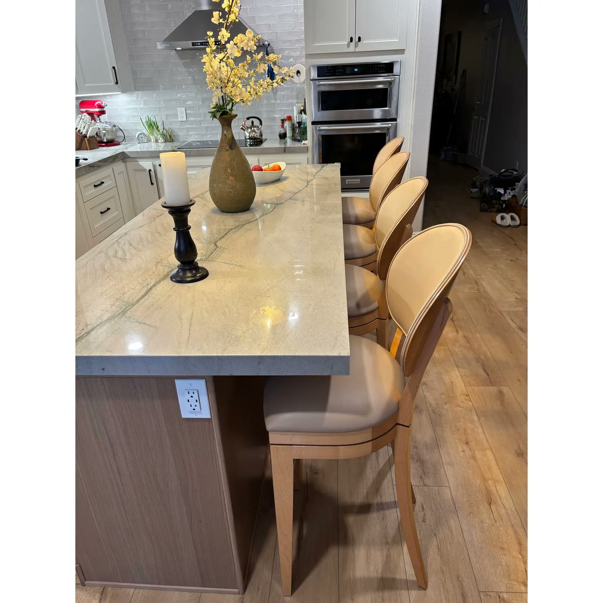 DesignConsignSD's tweet image. Today’s Find: Berman Rosetti Jake bar stools, solid maple, swivel. Quiet luxury, no logos. SD pickup only.