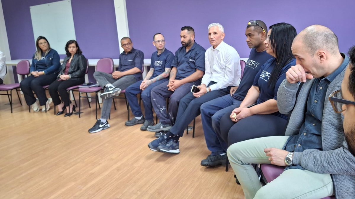 mzf4_group's tweet image. Another edition of Coffee with the #Leadership Team at #MZF4. The meeting brought together Claudio Mazzaferro (#CEO), Eduardo De Callis (#CCO) and Monica Vilah (#COO), along with employees from different areas, for a moment of proximity, active listening and experience sharing.