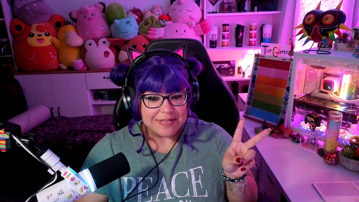 We liiiive! doing LFG in D2 for a bit!!! #destiny2game #twitchstreamer twitch.tv/mrscovie