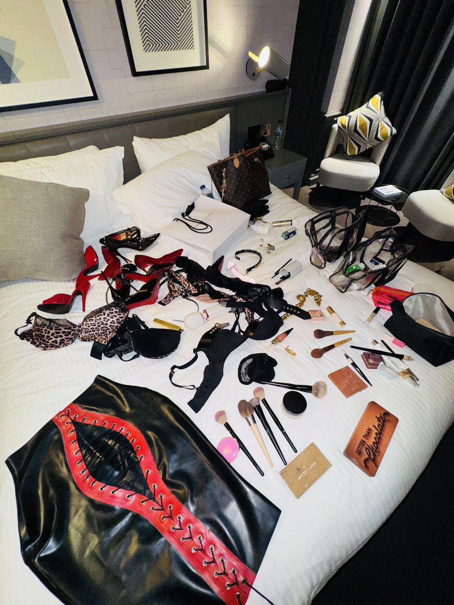 Rebecca More tweet media