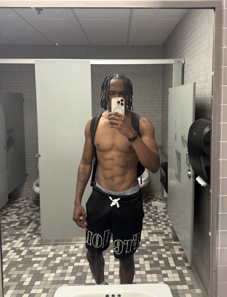 wons! 🎧 (@notsnowngl) on Twitter photo 