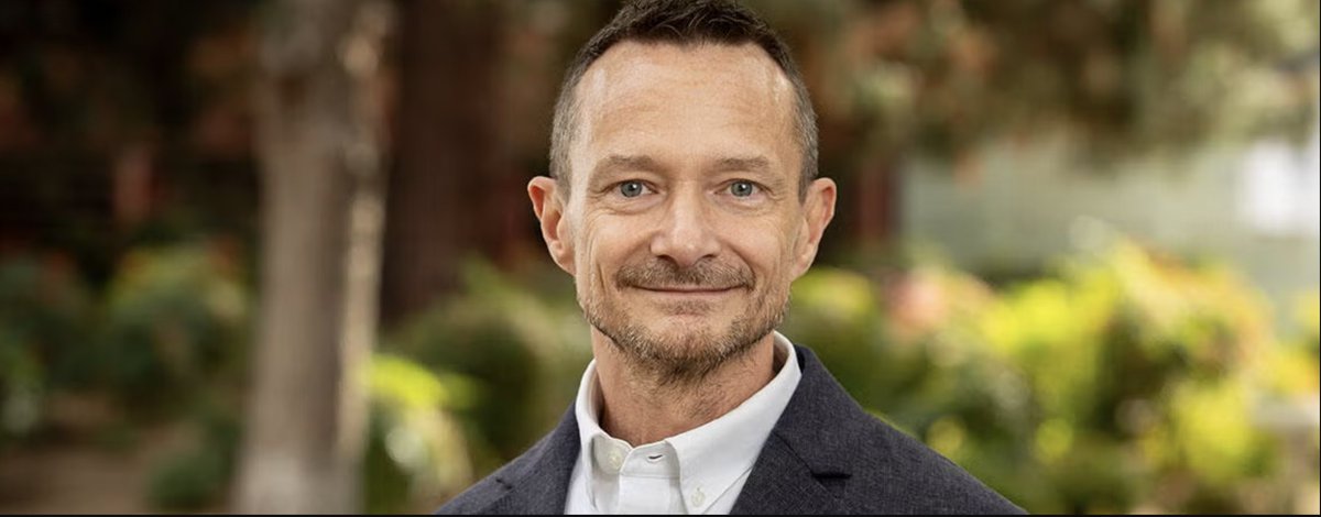 Marketing always comes back to people.
Congrats to Prof. Thomas Kramer on being named Anderson Presidential Chair in Business Administration,  his work on consumer psychology reminds us how emotion and behavior shape every decision. 
More: business.ucr.edu/news/2025/10/3…