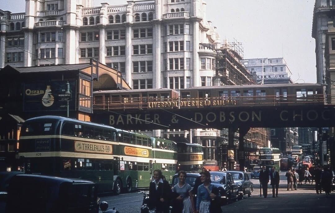 Liverpool Overhead Railway at the bottom of Water Street in 1955 🚃 

📸 via <a href="/oldpicposter/">Kathleen</a>
