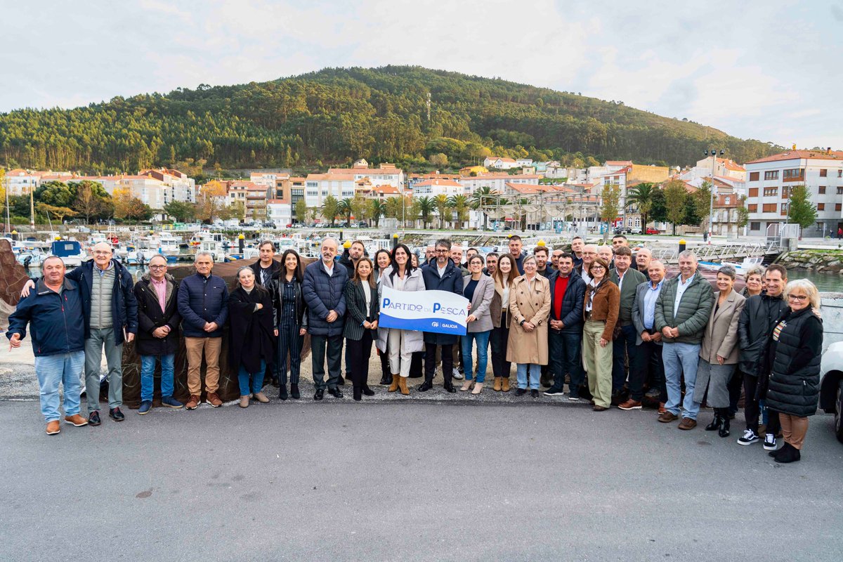 Xuntanza con representantes do sector pesqueiro en Porto do Son coa presencia do eurodeputado <a href="/PacoMillanMon/">Francisco Millán Mon</a>, da Conselleira <a href="/MartaVAgal/">Marta Villaverde Acuña</a>, e da secretaria do PPdeG, <a href="/paulapra2/">🍒 Paula Prado</a> . O PP leva o mar no seu ADN e as preocupacións dos profesionais do mar son as nosas preocupacións