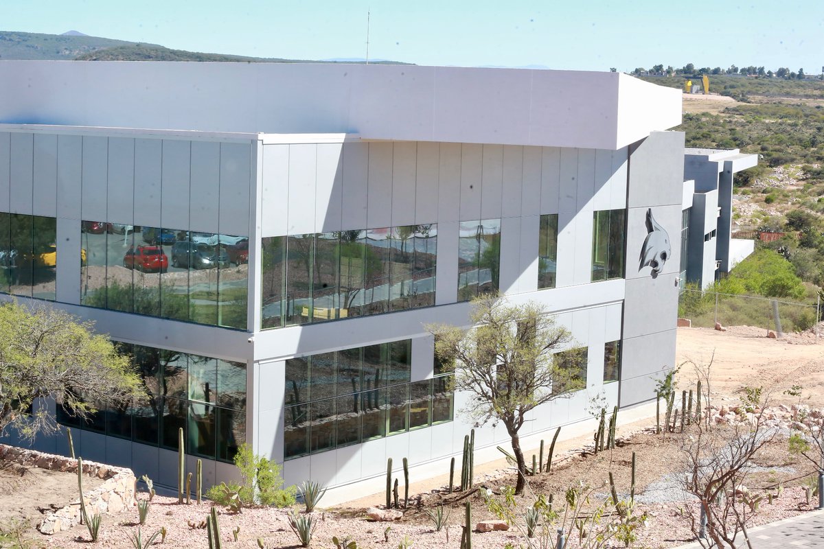 Querétaro se consolida como un referente en educación de clase mundial. Estuve en la 
Inauguración del nuevo edificio de Texas State University México, un lugar que impulsa la excelencia académica. Con capacidad para más de mil estudiantes, esta expansión fortalece el ecosistema