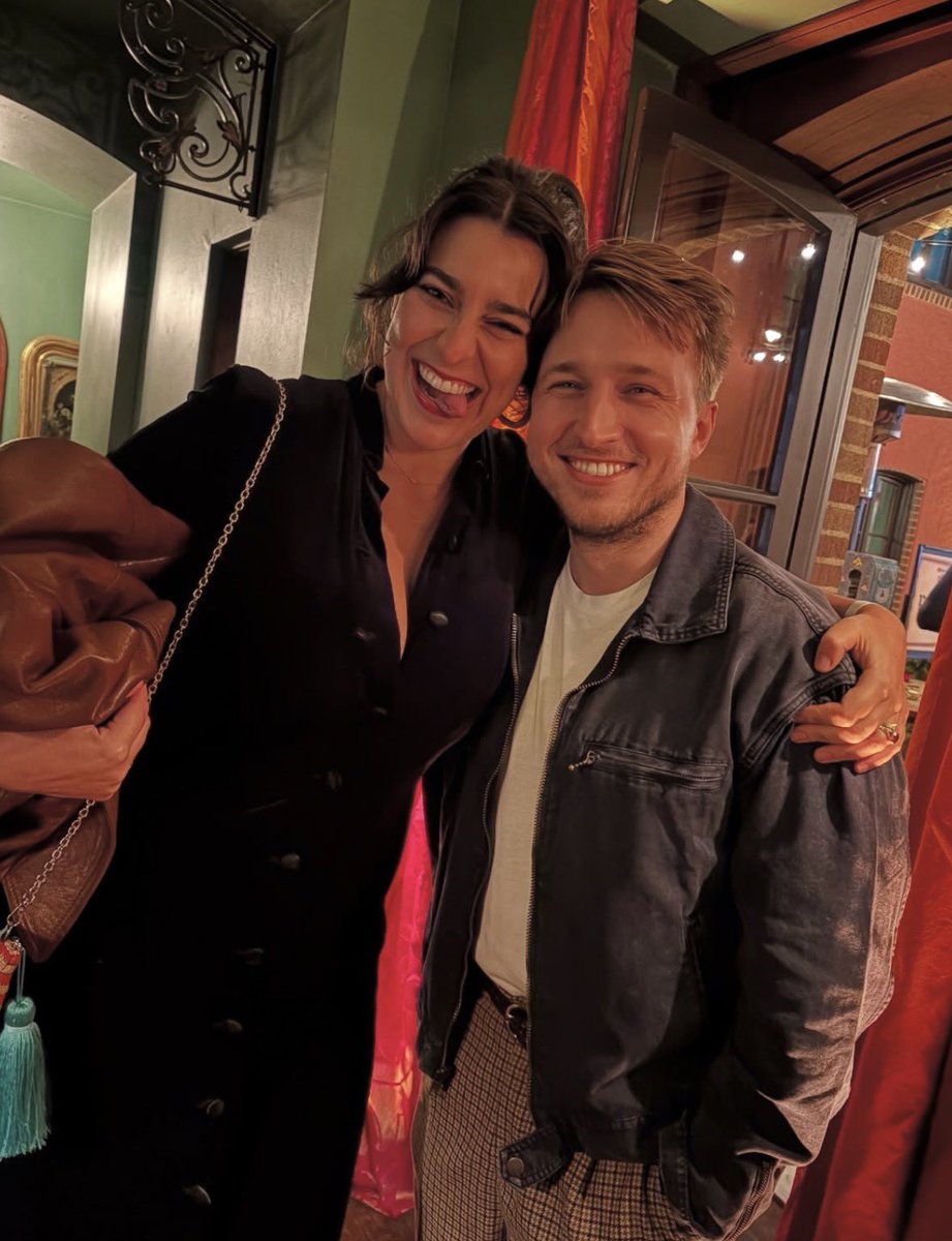 shaynmanda's tweet image. [CLOSED.]