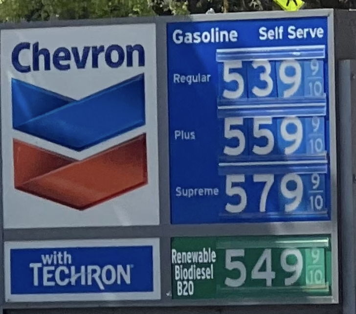 Warning: Lines for Gas Coming to California.

The oil industry is leaving because the state legislature has made it impossible to do business here.
<a href="/CaliforniaGlobe/">California Globe</a> 

californiaglobe.com/fr/ringside-li…