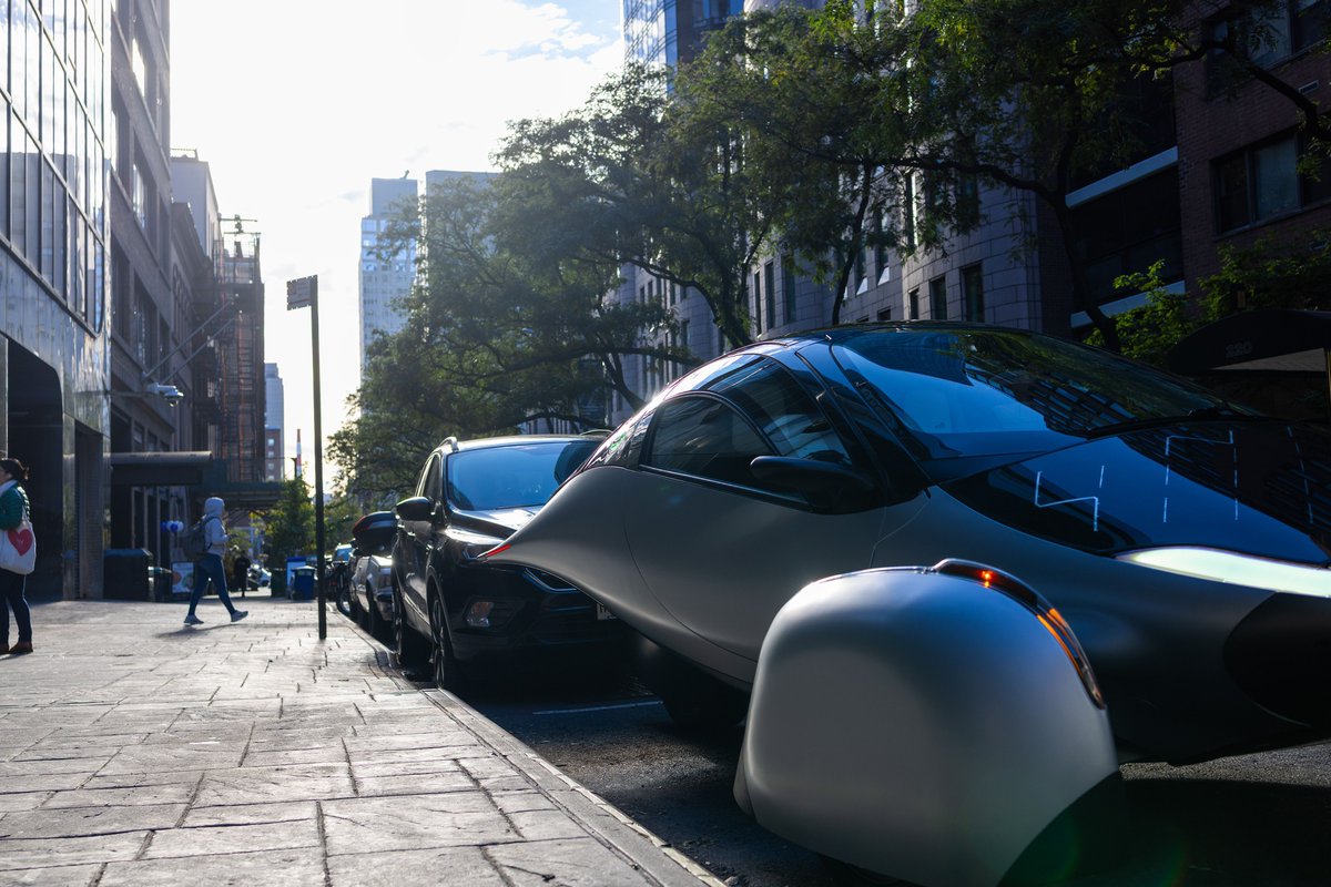 New York’s got everything… just not enough on-street chargers. Good thing we don’t need one. 🤷
