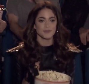 “ella canta great escape”
el great escape en cuestión : you’re my great escapeeee