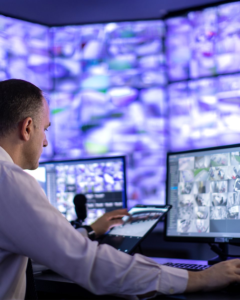 ToshibaUSA's tweet image. Security never sleeps. The Toshiba S300 Pro Surveillance HDD supports up to 64 cameras &amp;amp; up to 10TB capacity for reliable 24/7 recording. 

storage.toshiba.com/consumer-hdd/i…

#Toshiba