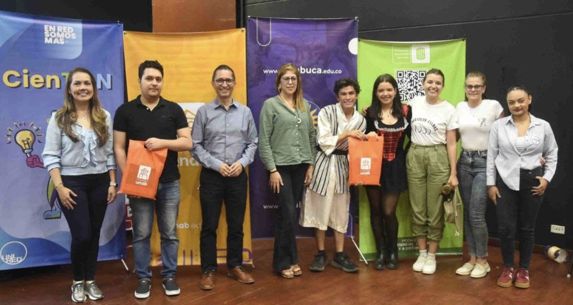 La #UNAB y el Instituto Caldas obtuvieron distinciones en #CienTIoN2025, evento regional de investigación e innovación. Con 85 proyectos y más de 250 jóvenes, se premiaron iniciativas sobre movilidad sostenible y educación ambiental. Detalles ➡️: unab.edu.co/distinciones-p…