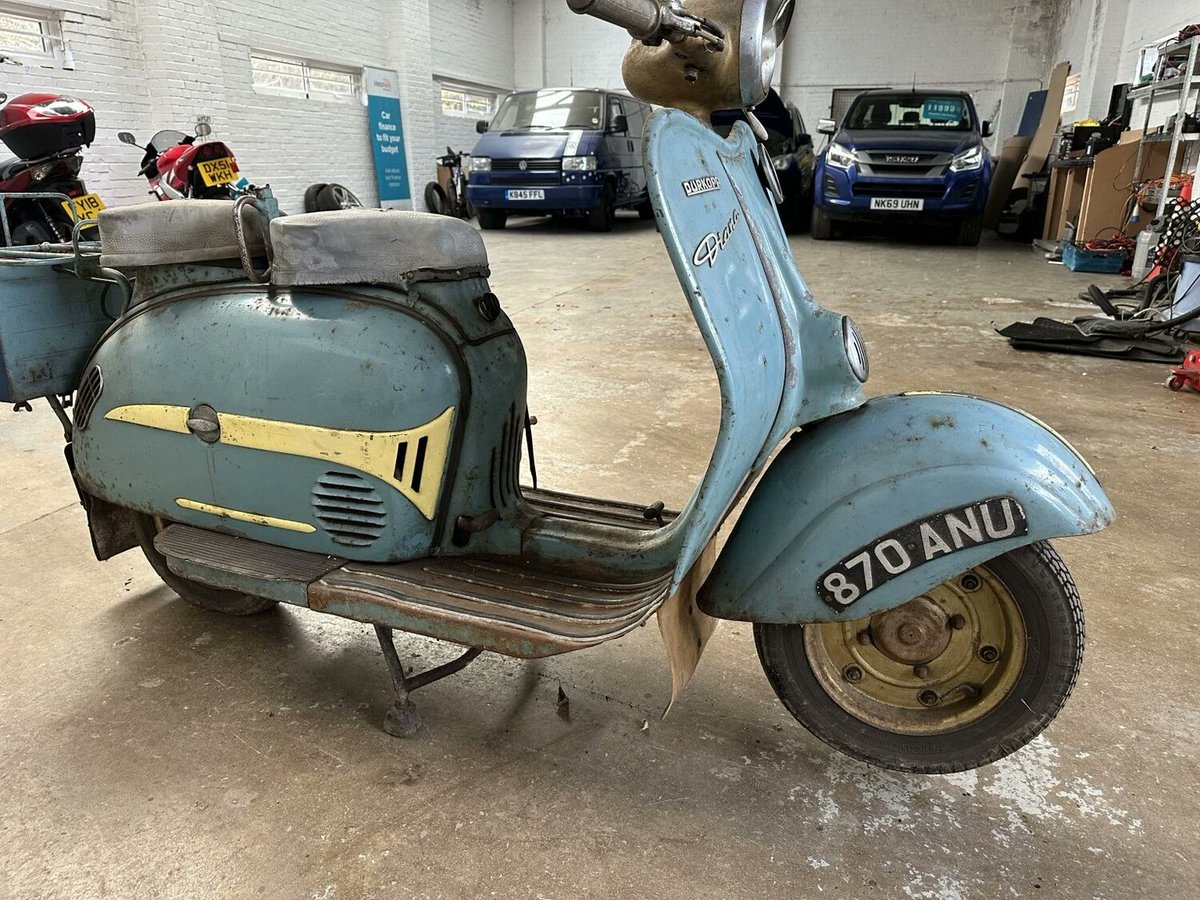 BarnfindMCycles's tweet image. Check out this rare 1957 Durkopp Diana scooter restoration project! Ebay ad here ow.ly/H9nj50XnY2m #Durkopp #ClassicScooter #ScooterLife #RetroRestoration #ScooterCommunity barnfindmotorcycle.com
