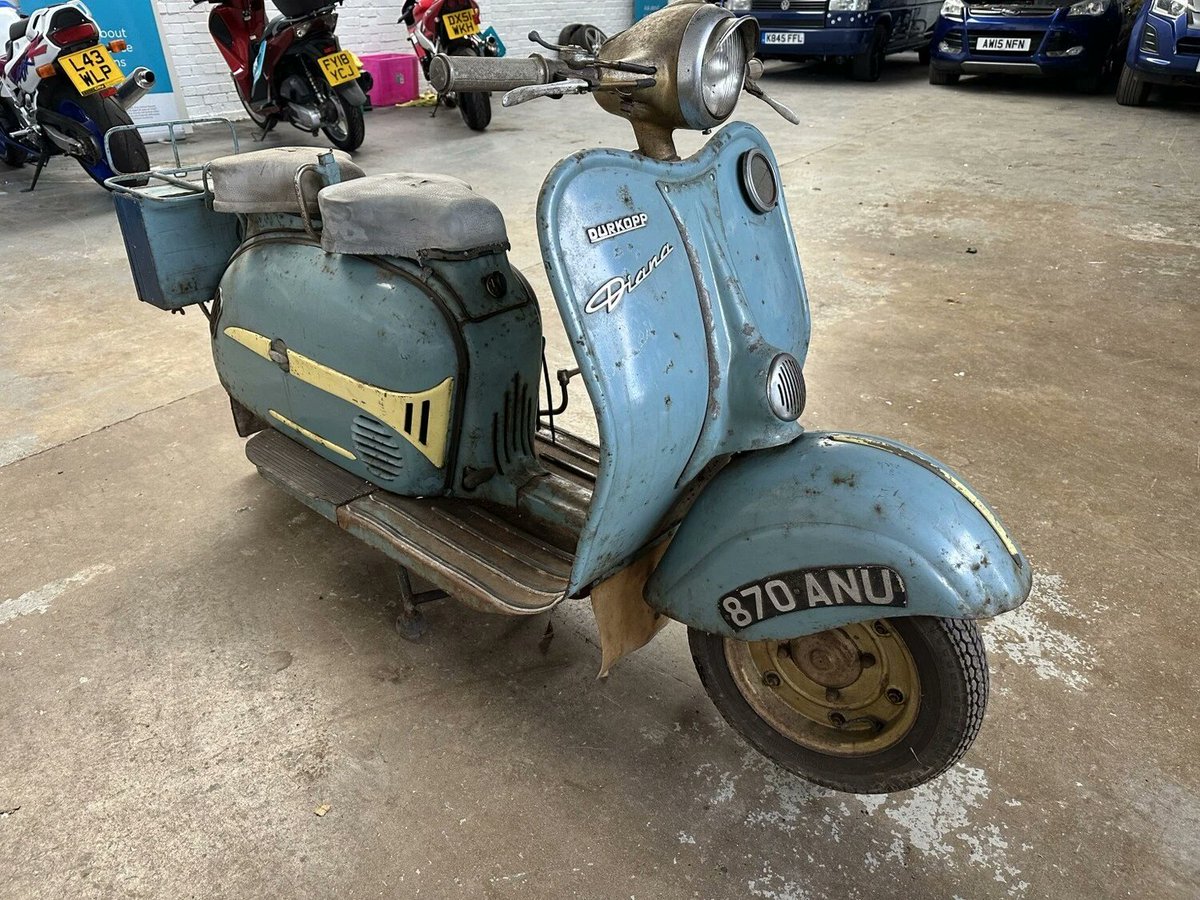 BarnfindMCycles's tweet image. Check out this rare 1957 Durkopp Diana scooter restoration project! Ebay ad here ow.ly/H9nj50XnY2m #Durkopp #ClassicScooter #ScooterLife #RetroRestoration #ScooterCommunity barnfindmotorcycle.com
