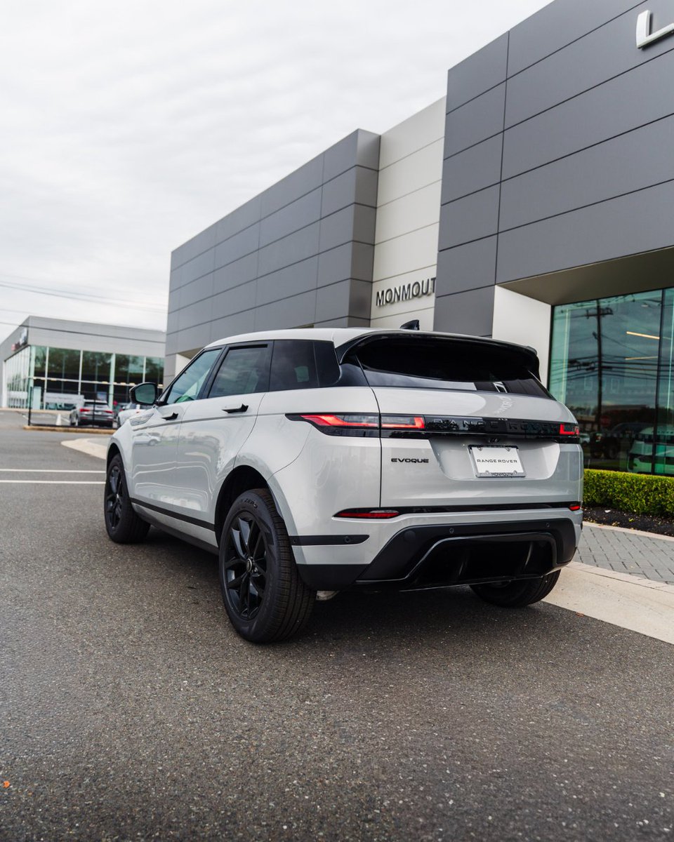Where elegance meets edge — the Range Rover Evoque. #RangeRoverEvoque