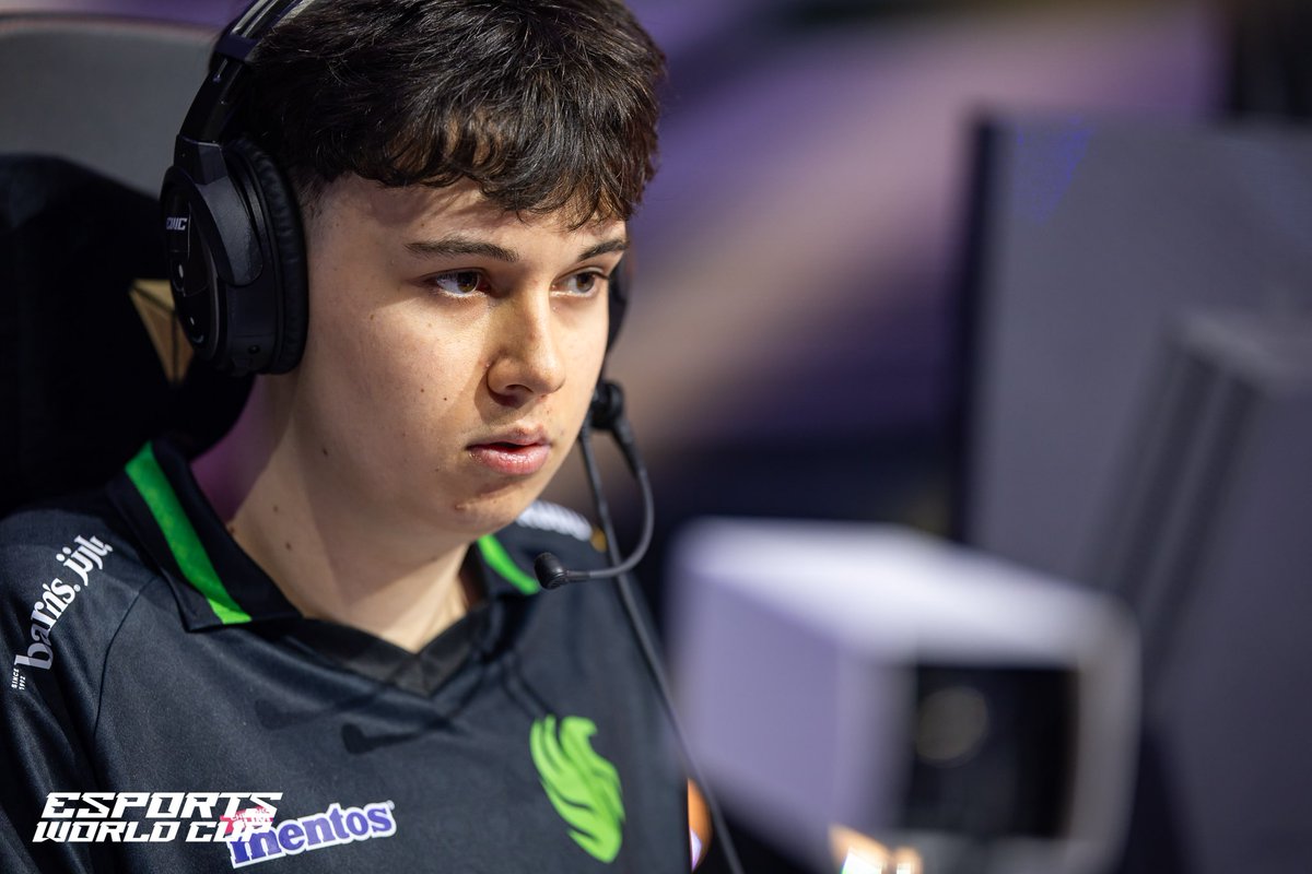 🗳️ The voting is over, 🇸🇮 <a href="/t3enyFN/">t3</a> is player of the month for October with 57% of the votes ! 👏🏻