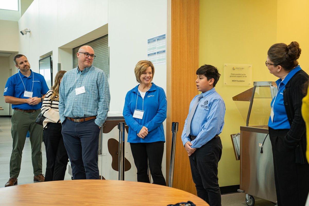 CRJesuit_TC's tweet image. Field Trip! Donaldson Company, a proud Cristo Rey supporter since 2012 and Corporate Work Study placement since 2016, visited our campus to meet student interns and tour the school. Thank you for investing in our students’ futures! #CristoRey #WorkStudy