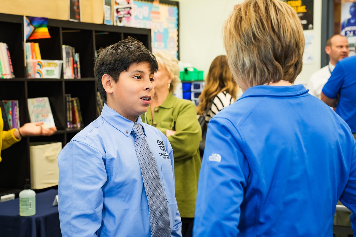 CRJesuit_TC's tweet image. Field Trip! Donaldson Company, a proud Cristo Rey supporter since 2012 and Corporate Work Study placement since 2016, visited our campus to meet student interns and tour the school. Thank you for investing in our students’ futures! #CristoRey #WorkStudy