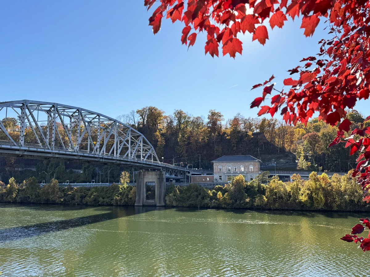 Fall in Charleston, WV, has never looked better! Our office is enjoying the view. 🍂

For all your commercial real estate inquiries, reach out to us at (304) 343-2201 or visit our website at generalcorporation.com

📷: Station Place, Charleston (350 MacCorkle Ave, SE)