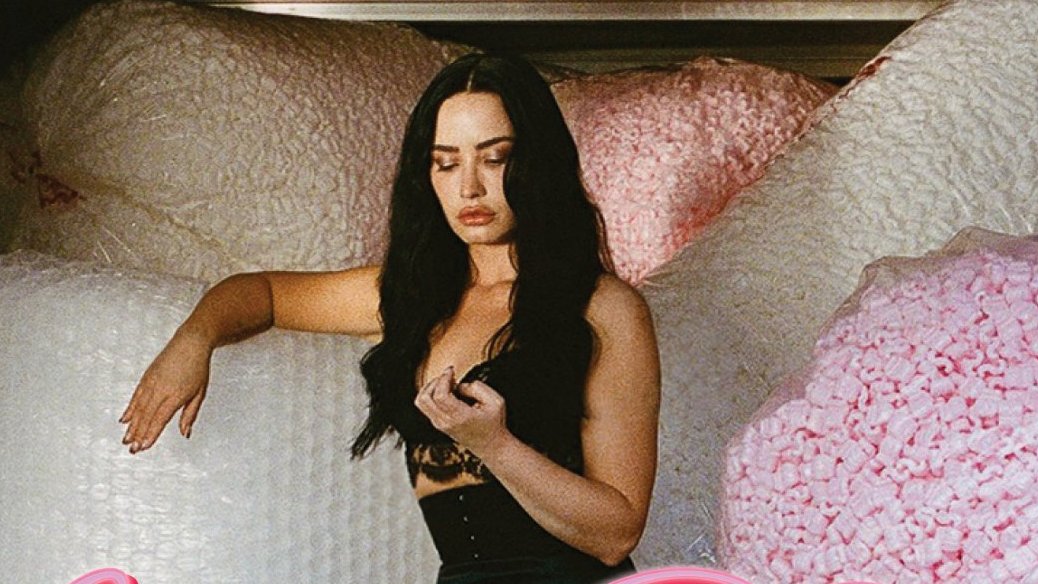 demilovatobr's tweet photo. Demi Lovato, ao ser perguntada se há algum gênero musical que ela queira explorar no futuro, após passar por estilos como rock, pop, R&B e dance, respondeu: "Não [risos]. Estou tão cansada de mudar de gênero que acho que preciso manter a consistência por um tempo". 

Quando questionada se, então, continuaremos nas pistas de dança por mais algum tempo, ela respondeu: "Sim. Minha prioridade agora é terminar uma versão deluxe [do I'ts Not That Deep], então espero que dê certo. Mas quem sabe, na verdade? Sou uma pessoa tão fluida que acabo fazendo músicas que ressoam comigo e me inspiram no momento. Então, quem sabe o que vou fazer no próximo álbum?".