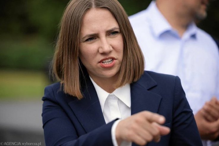 Sąd w Brukseli skazał dwóch Polaków, w tym obecnego asystenta europosłanki Konfederacji Anny Bryłki, za defraudację unijnych funduszy