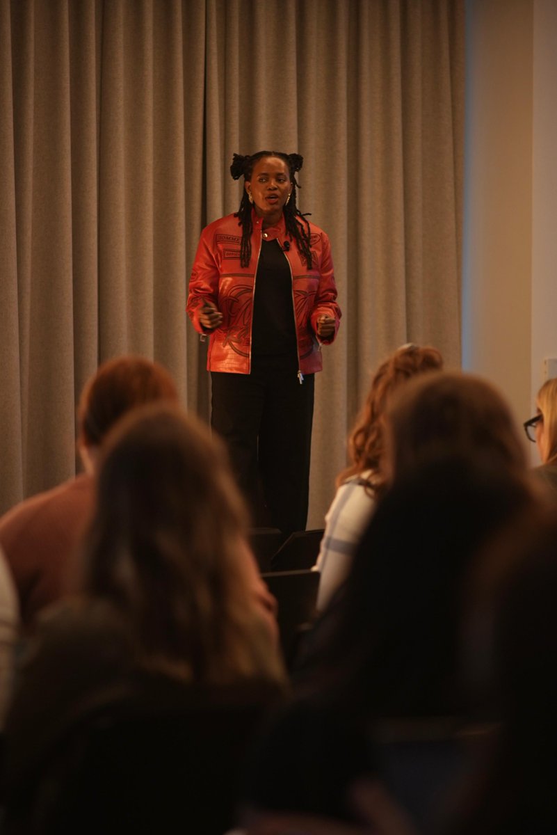 Linkbuildinghq's tweet image. It&apos;s always a pleasure learning from the OG @chimammeje!

#MozCon