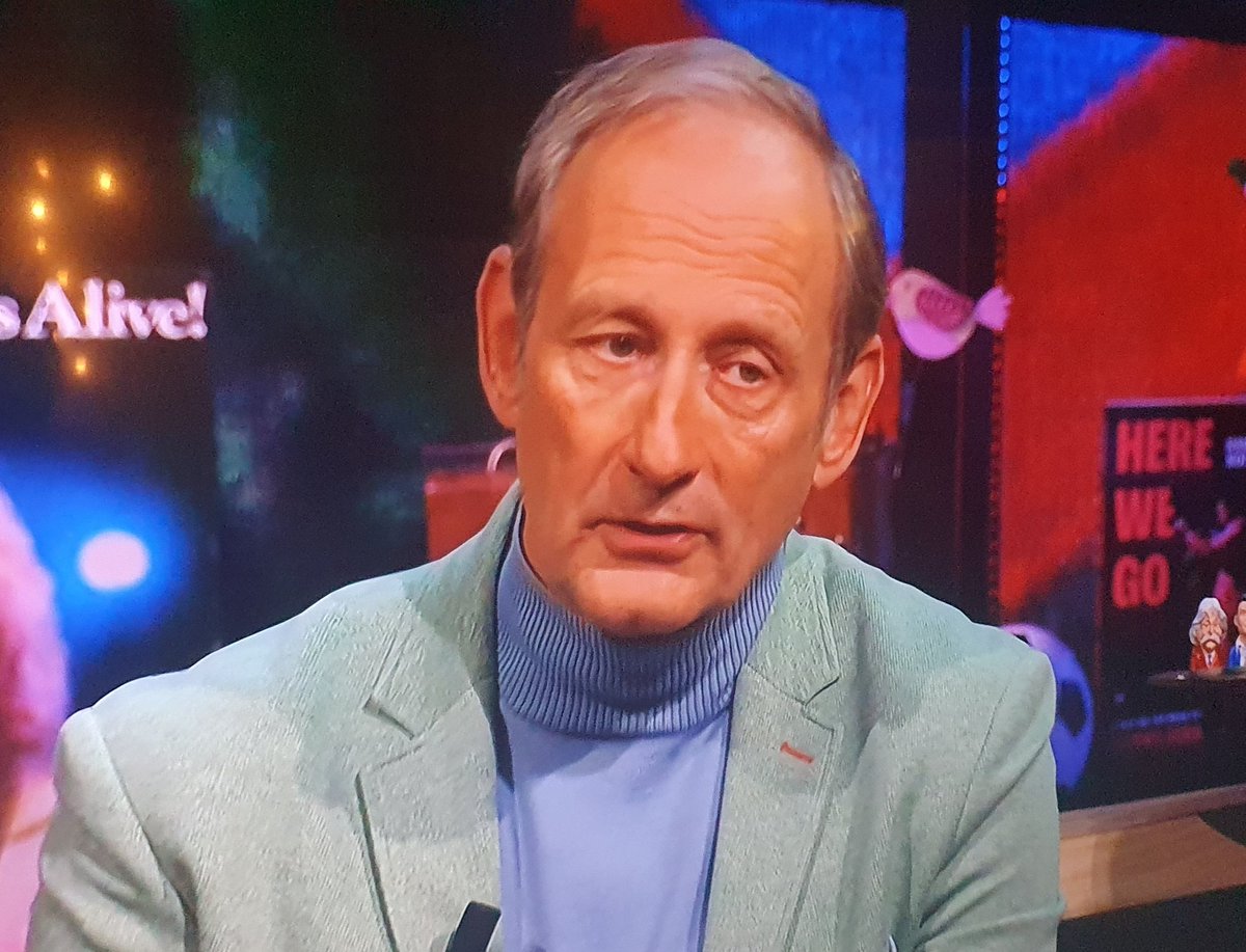 BsrRidderk26179's tweet image. Deze linkse lamlul en voormalig #commandant van de #landstrijdkrachten leest ook de #fabeltjeskrant . Ukrainse soldaten geven de Russische soldaten eten en drinken.... ja natuurlijk🙈🤣
#vandaaginside