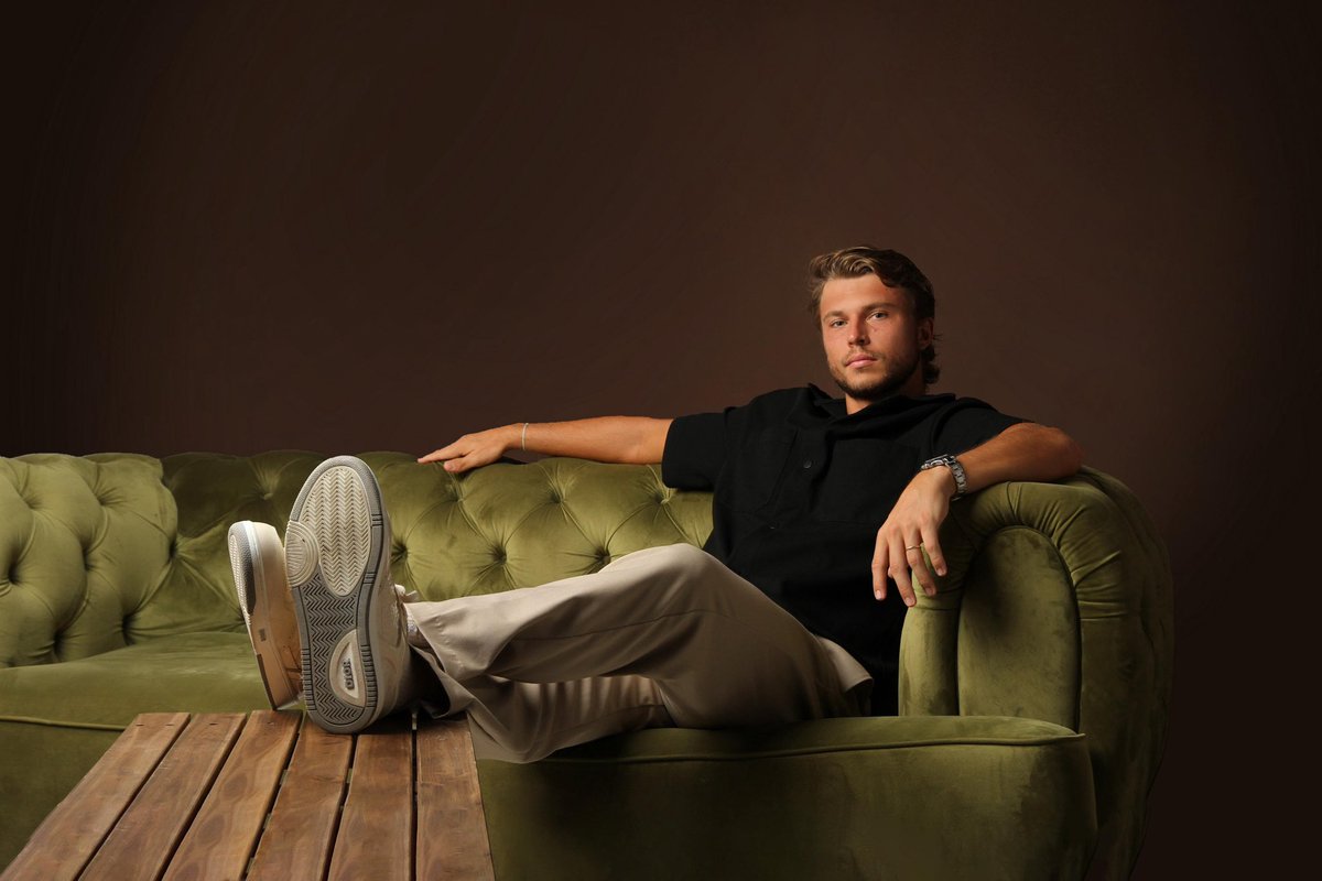 Alex2Mumu's tweet image. 🏆 𝗔𝗧𝗣 𝟮𝟱𝟬
🥈 𝗔𝗧𝗣 𝟱𝟬𝟬
⚒️ 𝗧𝗢𝗣 𝟯 𝗪𝗶𝗻
 🧗🏼𝗡𝗕 𝗥𝗮𝗻𝗸𝗶𝗻𝗴 𝟯𝟴𝗔𝗧𝗣
Thank you everyone for your support throughout the year , I hope 2026 will be even better
It's time for me to go home and rest , 𝒔𝒐𝒎𝒆𝒐𝒏𝒆 𝒘𝒊𝒍𝒍 𝒃𝒆 𝒔𝒉𝒐𝒘𝒊𝒏𝒈 𝒖𝒑 𝒔𝒐𝒐𝒏.. 💕