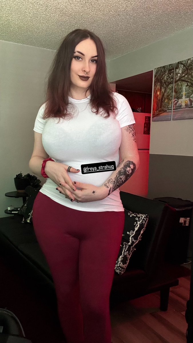 FreyaStrahug tweet media