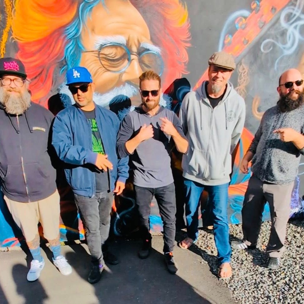 FortuneWeb's tweet image. Nothing but good vibes today kickin’ it with the Fortunate Youth crew at The Social Leaf 🌿💚 Always a blast!

The party keeps rollin’ tonight at The Stone Pony with Josh Heinrichs &amp;amp; Bumpin Uglies. Doors at 7, show at 8. Let’s gooo 🤙🔥