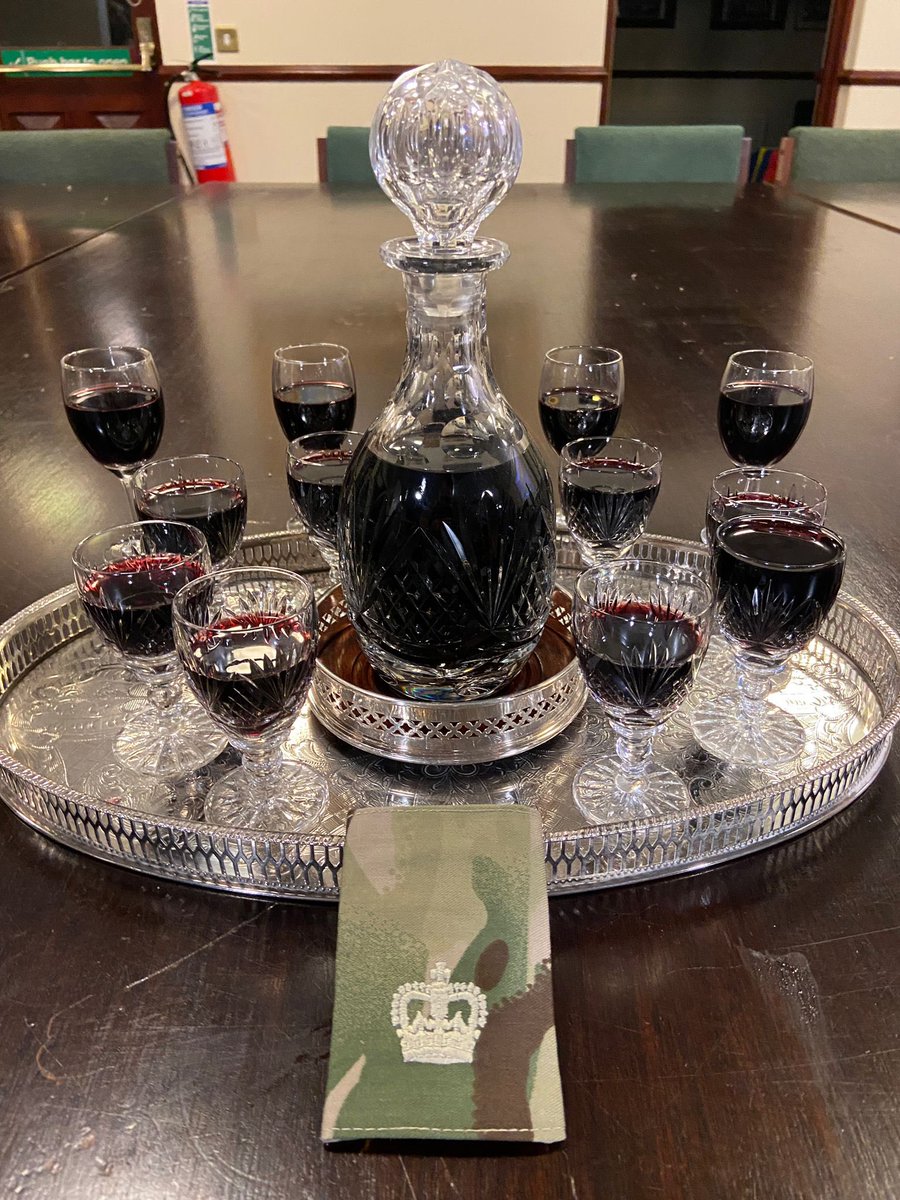 152RegimentRLC's tweet image. Congratulations to all those selected for promotion to Major in 152. A massive achievement, well done all. 
 #Team152 🔵🟡☘️