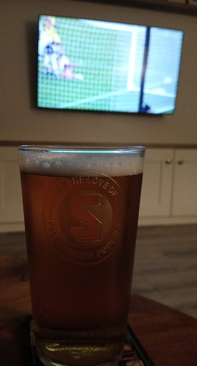Come on u Villa boys!!!! Push on now!!! Cheers for the pint glass <a href="/LoveMcGrathpod/">For The Love of Paul McGrath Villa Podcast</a> <a href="/VillaPaddy/">Paddy</a> #UTV 💪💪🦁