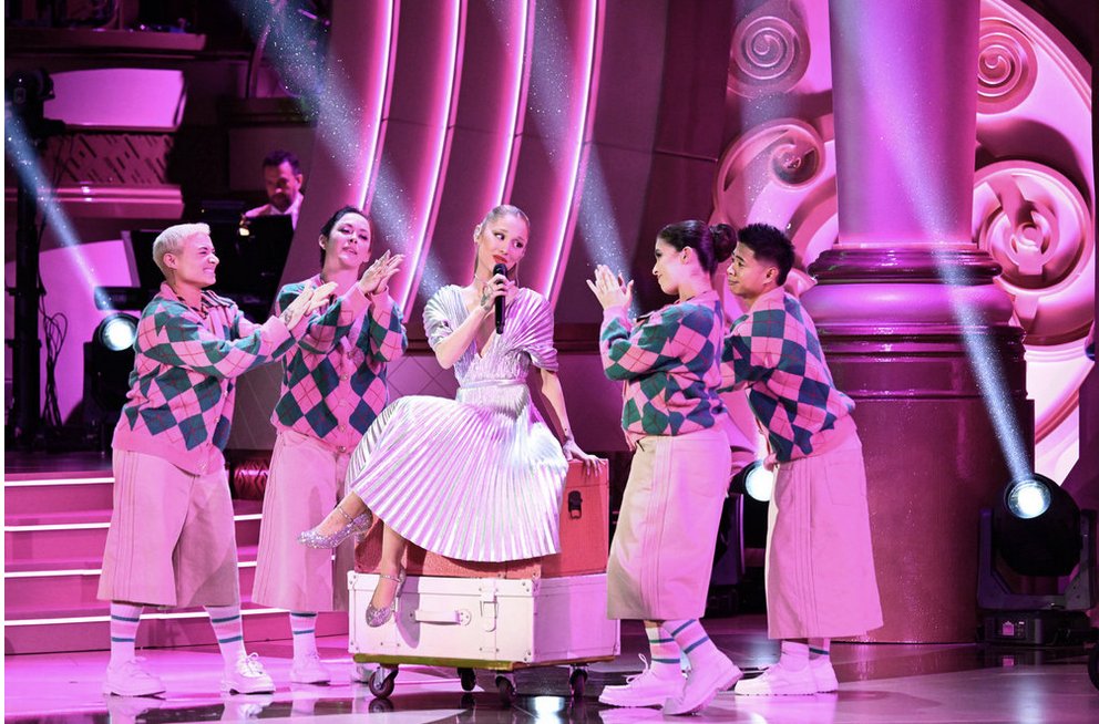 TVTango's tweet photo. 🌟Don't Miss Tonight @NBC 8-10pm (Next Day @peacock) Premiere @Fulwellent Special WICKED: ONE WONDERFUL NIGHT #Wicked #WickedOneWonderfulNight Starring #CynthiaErivo #ArianaGrande #MichelleYeoh #JeffGoldblum #EthanSlater #BowenYang #MarissaBode About https://t.co/DifoJNA0b2 https://t.co/EUSetymFOx