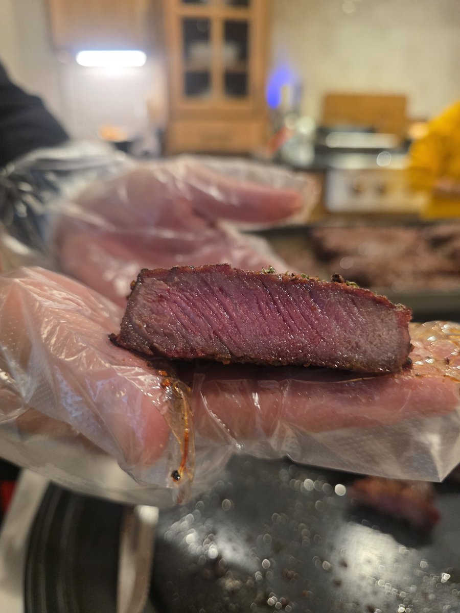 UNDEFEATED_BRO's tweet image. I make the rules. 
Smoked New York strip. #undefeated