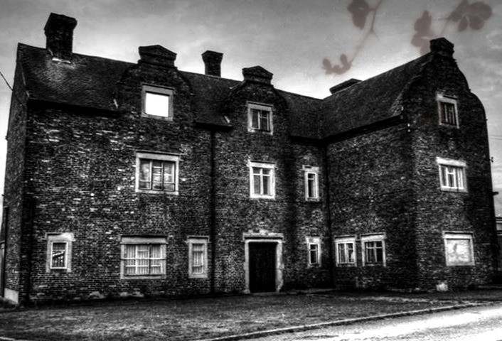 ghosthuntertour's tweet photo. 👻 Are you ready for a ghostly adventure? Join us at Gresley Old Hall on 25th April 2026 for a paranormal investigation like no other! Limited tickets available for £28. Secure your spot now: https://t.co/vHfRjjFCuk #GhostHunt #GresleyOldHall #GhostHunterTours https://t.co/pgk03vcVdC