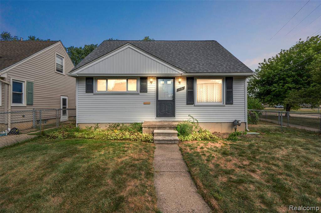 KeithLFitz's tweet photo. ✅ Sold and Closed!
3402 Woodland Avenue, Royal Oak, MI 48073 is officially off the market.
Congrats to all involved on a smooth transaction.
🔗 Curious what your home could sell for? Start here: https://t.co/LsHSXlXtMY https://t.co/CHVDA2auzN