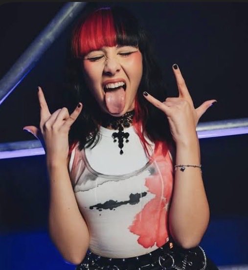 La verità è che all’ inizio dei live non ci avrei scommesso una lira ma adesso posso dire che sia quella che sta facendo il miglior percorso di quest anno. 
Spacca tutto rob🔥
#XF2025