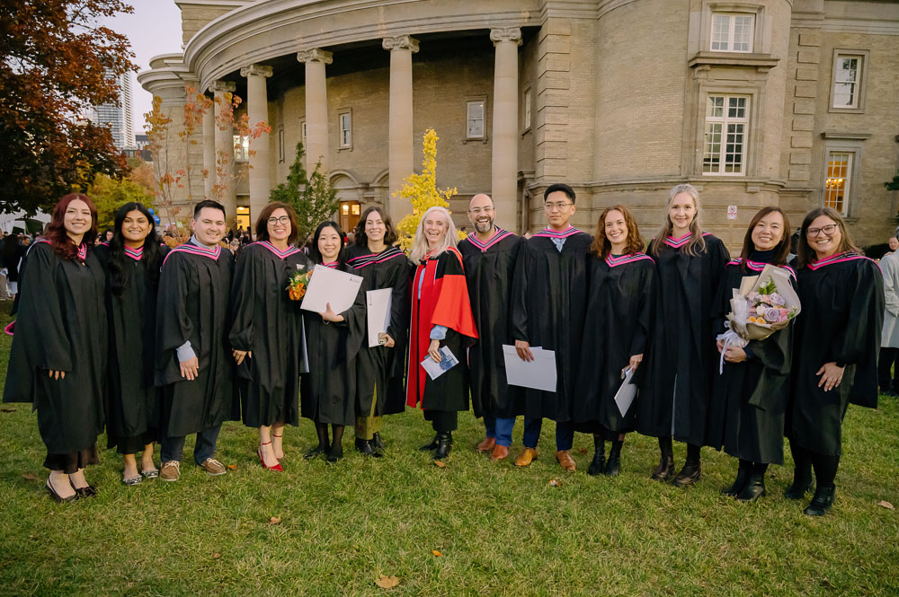 UofT_dlsph's tweet photo. 🎓A big congratulations to the fall Class of 2025 who graduated from DLSPH last week! Please keep in touch, we can’t wait to hear what is next for you. 
#Classof2025 #UofTGrad25 #DLSPH https://t.co/hCM7gxO8RQ