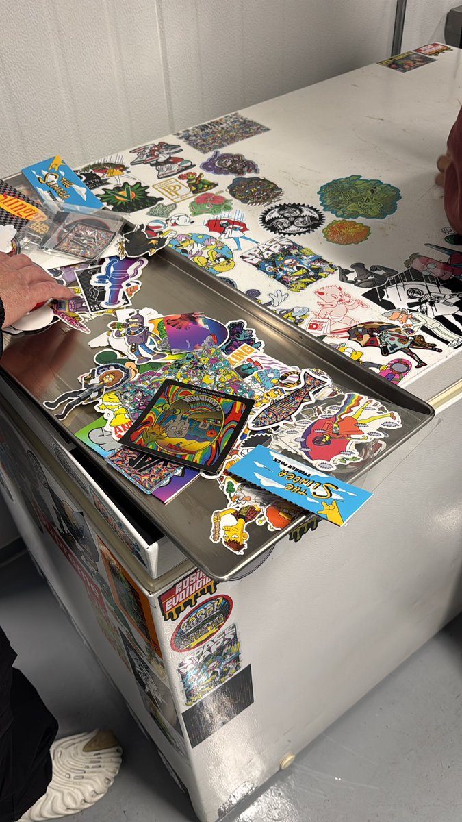 DAILY SOURCE tweet media