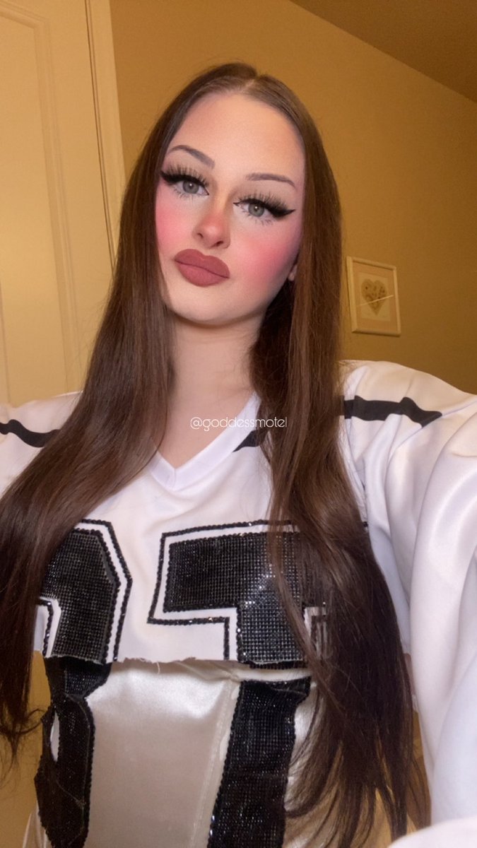 Saw Tate McRae last night on barricade funded by the losers on this app😘 love being spoiled