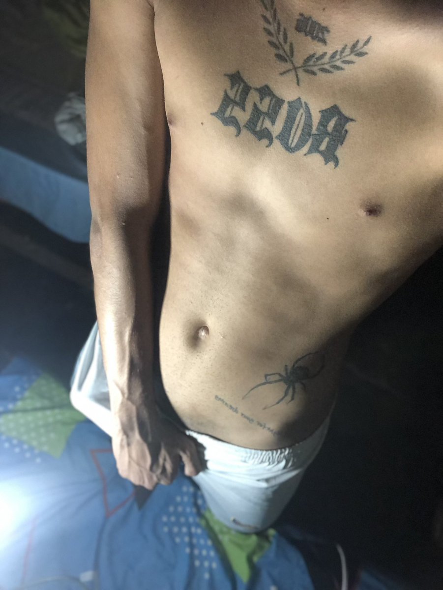 johnandersomn's tweet photo. Quien lo quiere ver sin nada 😋 https://t.co/wd8XkbPkj5